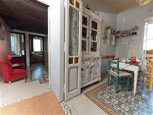 Aklesia Bed & Breakfast 2*